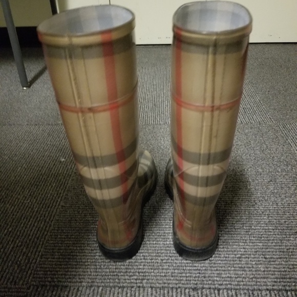 COPY - BURBERRY - Picture 2 of 3